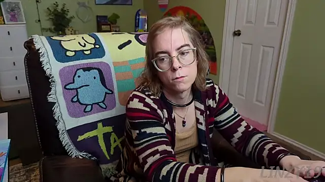 Linzy 19 online show from February 18, 6:37 pm