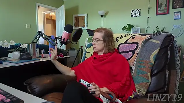 Linzy 19 online show from March 5, 7:38 pm