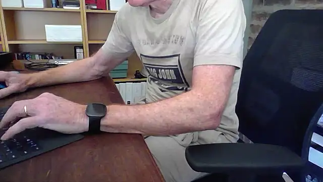 jiggy77777 online show from February 24, 5:22 am