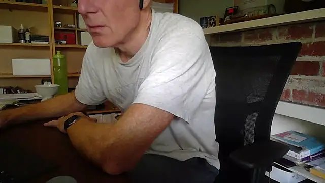 jiggy77777 online show from March 11, 6:10 am