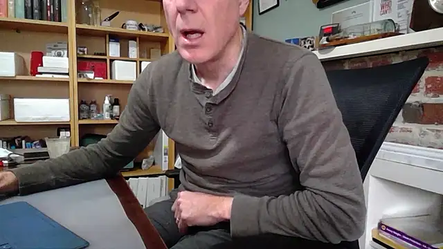 jiggy77777 online show from December 21, 10:06 pm