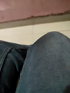 Snapshot of COUPLLE_VILLAGE chatting on January 4, 4:01 am COUPLLE VILLAGE online show from January 4, 4:01 am