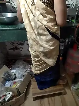 Snapshot of COUPLLE_VILLAGE chatting on February 22, 4:18 am COUPLLE VILLAGE online show from February 22, 4:18 am