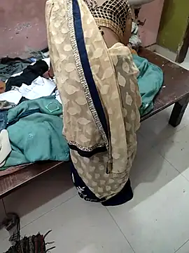 Snapshot of COUPLLE_VILLAGE chatting on February 24, 3:33 am COUPLLE VILLAGE online show from February 24, 3:33 am