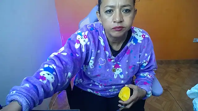 Snapshot of daleska_ayala_1 chatting on January 19, 7:57 am daleska ayala 1 online show from January 19, 7:57 am