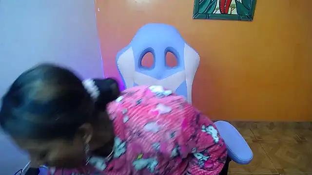 Snapshot of daleska_ayala_1 chatting on January 24, 1:57 pm daleska ayala 1 online show from January 24, 1:57 pm