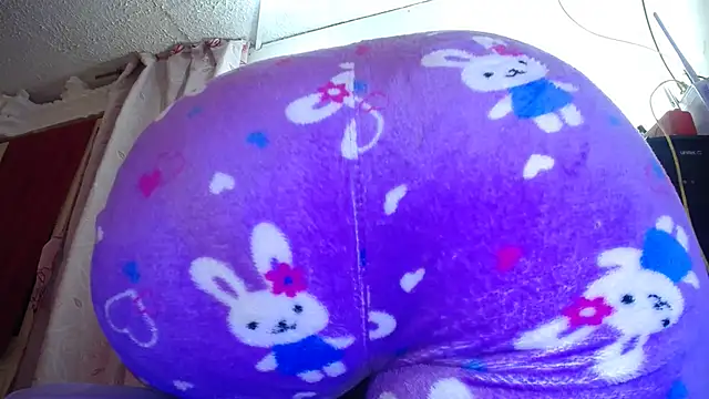 Snapshot of daleska_ayala_1 chatting on January 26, 2:08 pm daleska ayala 1 online show from January 26, 2:08 pm