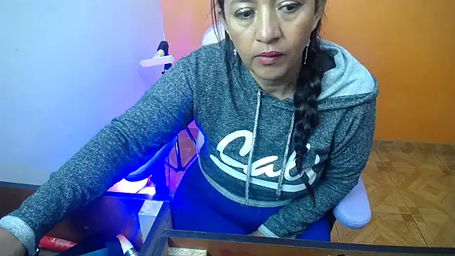Snapshot of daleska_ayala_1 chatting on January 27, 4:43 pm daleska ayala 1 online show from January 27, 4:43 pm