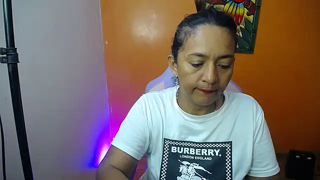 Snapshot of daleska_ayala_1 chatting on February 1, 4:44 pm daleska ayala 1 online show from February 1, 4:44 pm