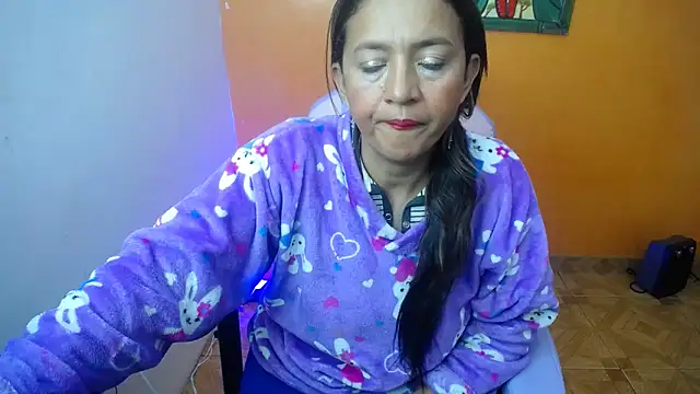 Snapshot of daleska_ayala_1 chatting on February 16, 1:58 am daleska ayala 1 online show from February 16, 1:58 am