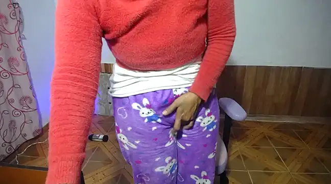 Snapshot of daleska_ayala_1 chatting on March 4, 11:19 am daleska ayala 1 online show from March 4, 11:19 am