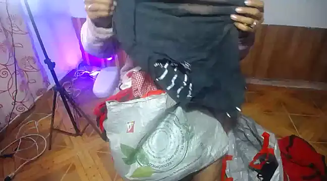 Snapshot of daleska_ayala_1 chatting on March 16, 3:28 pm daleska ayala 1 online show from March 16, 3:28 pm