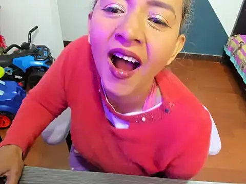 Snapshot of daleska_ayala_1 chatting on October 4, 5:11 pm daleska ayala 1 online show from October 4, 5:11 pm