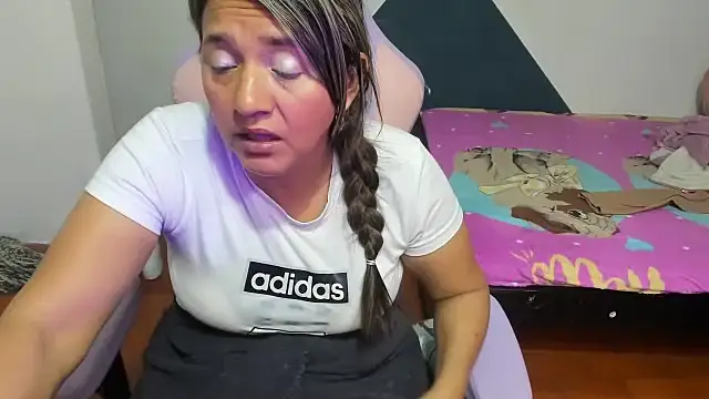 Snapshot of daleska_ayala_1 chatting on October 21, 7:58 pm daleska ayala 1 online show from October 21, 7:58 pm