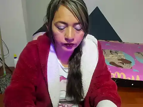 Snapshot of daleska_ayala_1 chatting on October 23, 8:40 pm daleska ayala 1 online show from October 23, 8:40 pm