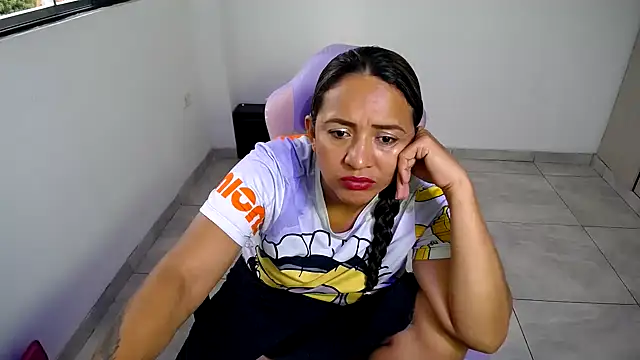 Snapshot of daleska_ayala_1 chatting on December 13, 9:53 pm daleska ayala 1 online show from December 13, 9:53 pm