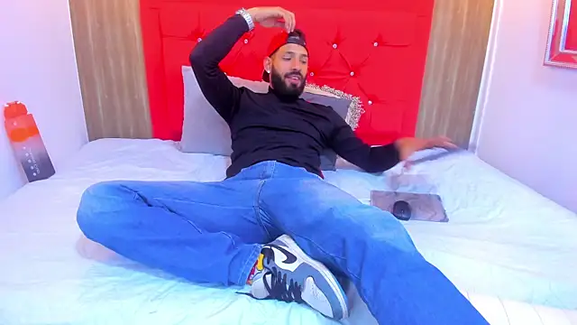 Thiagogomez online show from January 24, 12:31 pm