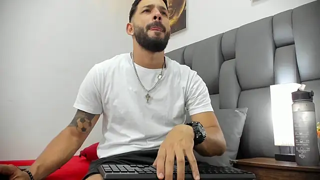 Thiagogomez online show from March 16, 7:18 pm