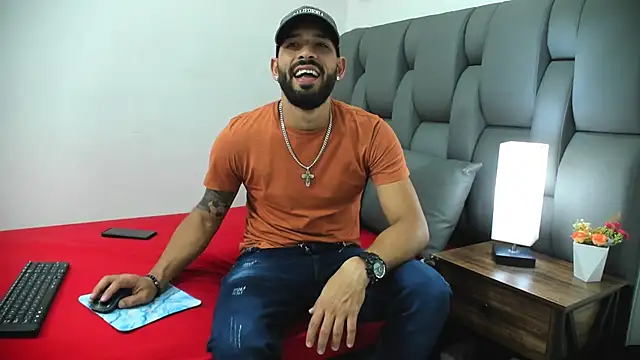 Thiagogomez online show from March 21, 7:28 pm