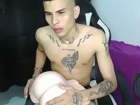 Snapshot of hot_king20 chatting on March 1, 5:42 am hot king20 online show from March 1, 5:42 am