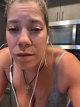 Snapshot of Bigbuttbrooklynn chatting on January 21, 3:26 am Bigbuttbrooklynn online show from January 21, 3:26 am