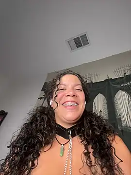 Snapshot of Bigbuttbrooklynn chatting on February 3, 8:24 am Bigbuttbrooklynn online show from February 3, 8:24 am