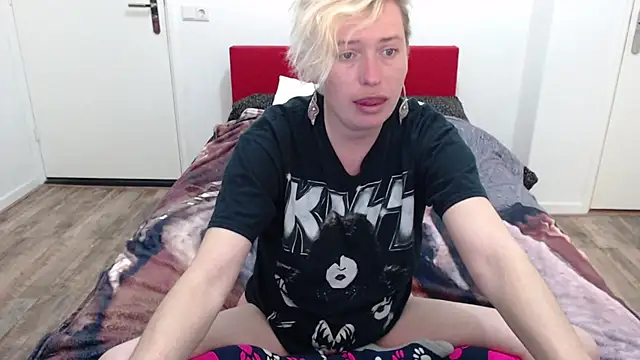 Snapshot of cumfun chatting on March 7, 8:02 am cumfun online show from March 7, 8:02 am