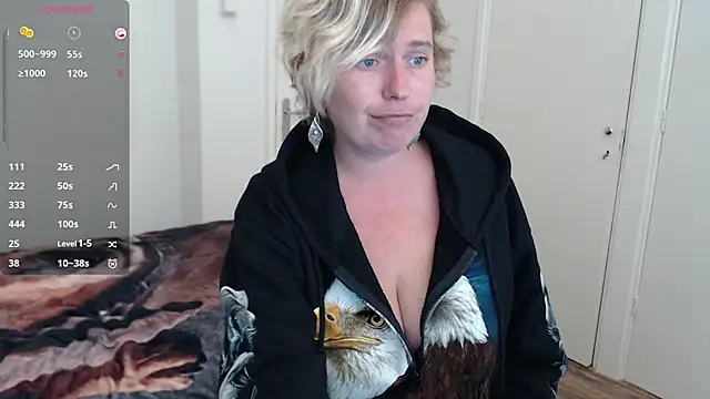 Snapshot of cumfun chatting on September 18, 9:17 pm cumfun online show from September 18, 9:17 pm