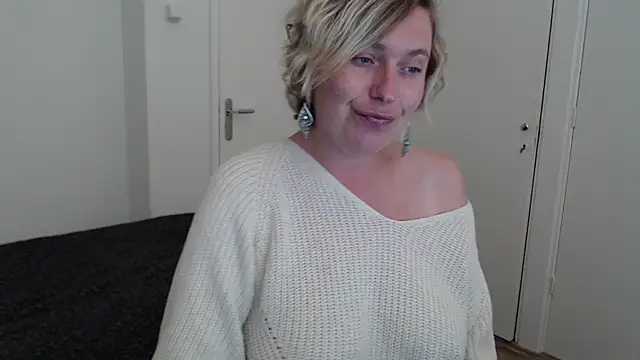 Snapshot of cumfun chatting on October 20, 9:04 pm cumfun online show from October 20, 9:04 pm