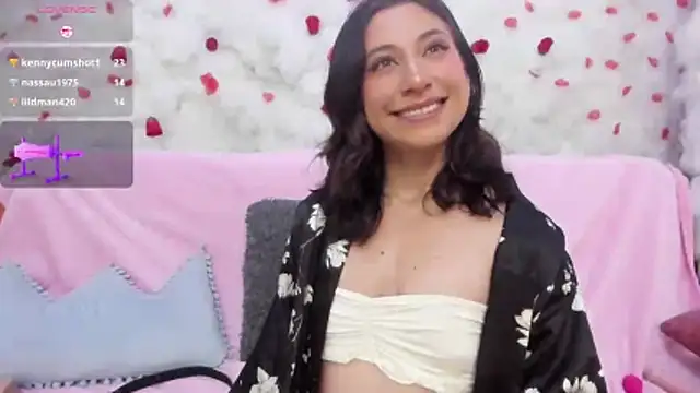 Snapshot of SkarletJhonson_ chatting on February 3, 6:22 am SkarletJhonson online show from February 3, 6:22 am