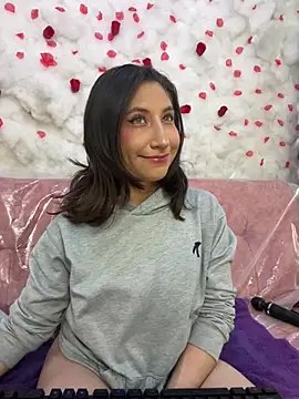 Snapshot of SkarletJhonson_ chatting on February 18, 4:52 am SkarletJhonson online show from February 18, 4:52 am