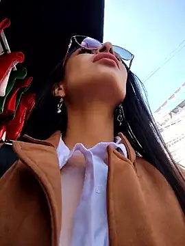 Snapshot of Astrid-- chatting on December 15, 3:05 pm Astrid-- online show from December 15, 3:05 pm