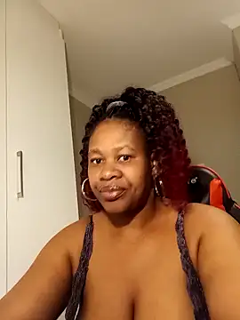 bustylisa1983 online show from April 27, 5:05 am