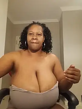 bustylisa1983 online show from June 27, 5:12 am