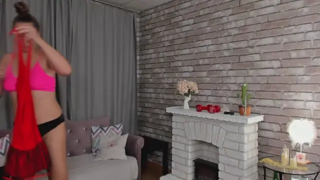 SarahCoksss online show from June 2, 12:01 am