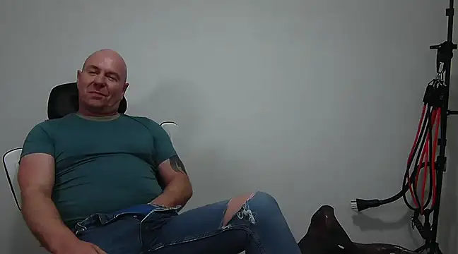 Snapshot of ManlyPrisonGuy chatting on March 6, 8:27 pm ManlyPrisonGuy online show from March 6, 8:27 pm