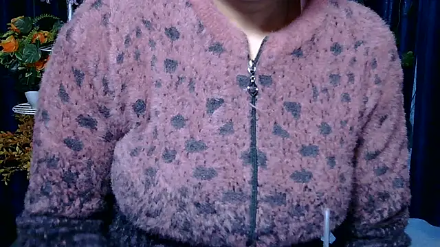 Snapshot of sexy-simmy chatting on November 15, 1:25 am sexy-simmy online show from November 15, 1:25 am