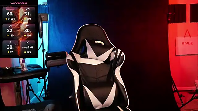 Snapshot of FiftyShadez chatting on February 23, 8:55 pm FiftyShadez online show from February 23, 8:55 pm