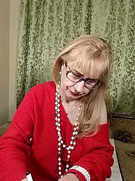 Snapshot of koroleva70 chatting on January 13, 6:57 pm koroleva70 online show from January 13, 6:57 pm