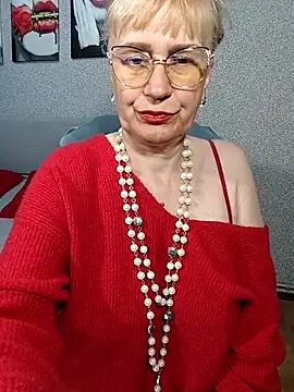 Snapshot of koroleva70 chatting on May 28, 10:56 am koroleva70 online show from May 28, 10:56 am