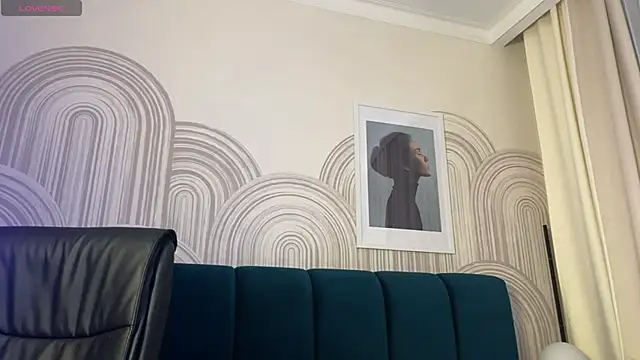 viviann evans online show from March 27, 1:00 am