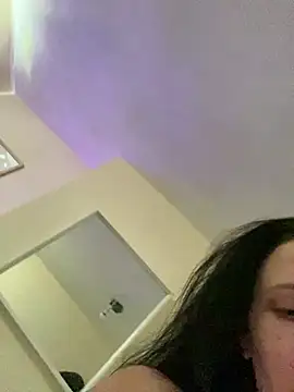 Snapshot of sexyserenity22 chatting on March 2, 11:28 am sexyserenity22 online show from March 2, 11:28 am