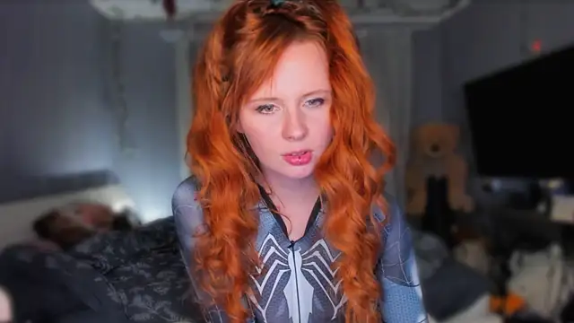 KlementinaBbG online show from April 7, 9:04 pm