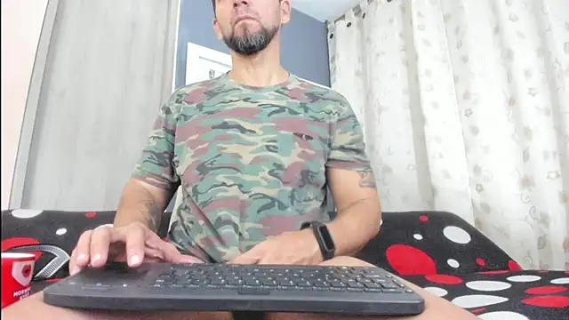 Snapshot of JULESLAKES chatting on May 24, 12:21 pm JULESLAKES online show from May 24, 12:21 pm