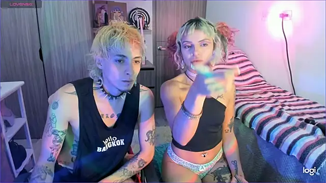 badeyes crazygoat online show from April 8, 11:27 pm