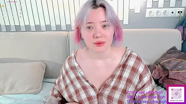 Snapshot of __KawaiiYuki__ chatting on May 8, 4:18 am KawaiiYuki online show from May 8, 4:18 am