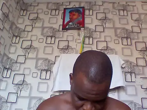 Snapshot of Chumba_001 chatting on April 27, 4:43 am Chumba 001 online show from April 27, 4:43 am