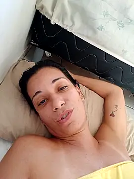 Snapshot of marcelinha30 chatting on February 19, 1:50 pm marcelinha30 online show from February 19, 1:50 pm