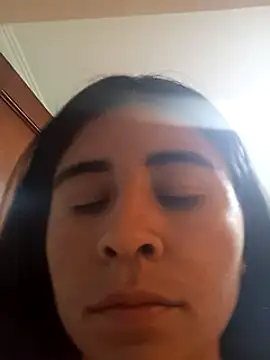 Snapshot of danna-_roouss chatting on March 19, 10:31 pm danna- roouss online show from March 19, 10:31 pm