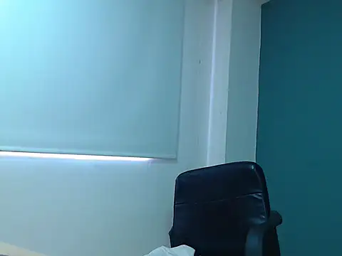 Snapshot of danna-_roouss chatting on October 5, 2:48 pm danna- roouss online show from October 5, 2:48 pm